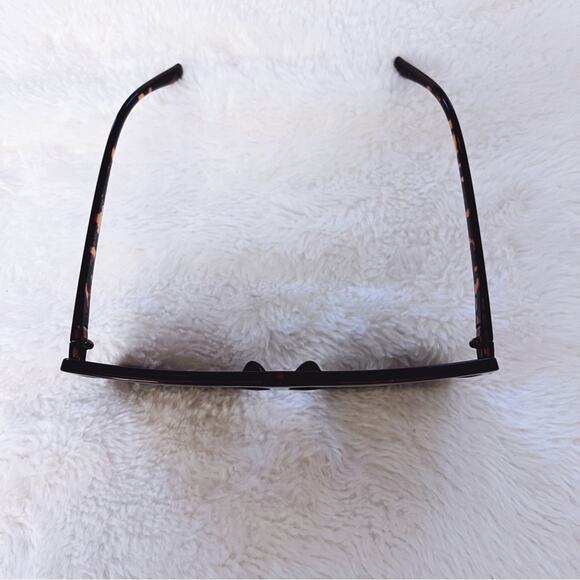 Ivonne Tortoise Brown Oversized Square Sunglasses - Picture 4 of 9